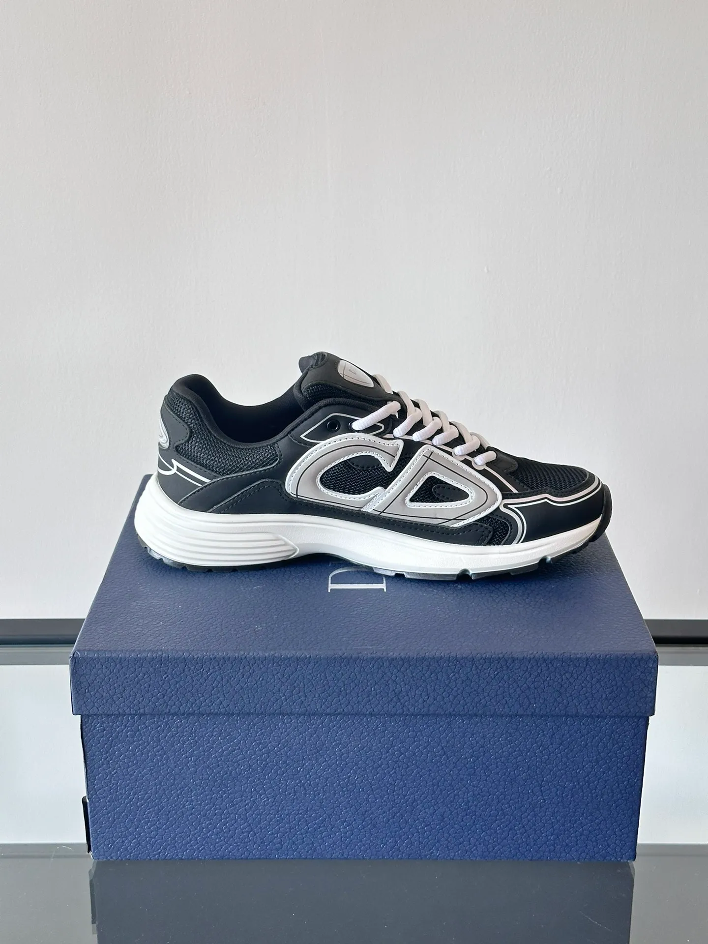Men's Men's Shoes 💰p440 "Dio*" Dior B30 series sports shoes, multi-color mesh fabric and multi-color technical fabrics, this season's new B30 low-top sports shoes are one of the flagship styles of the series. Crafted from multicolor mesh and technical fabrics, it's finished with a reflective "CD30" graphic and silver-toned "DIOR B30" and "CD30" logos on the heel and tongue. An extra-light, sculpted rubber sole with signature accents adds style, while internal stretch details create ideal comfort. It can be matched with various casual styles to show a fashionable and modern sports style. Size: 38-44 (45-46 customized)